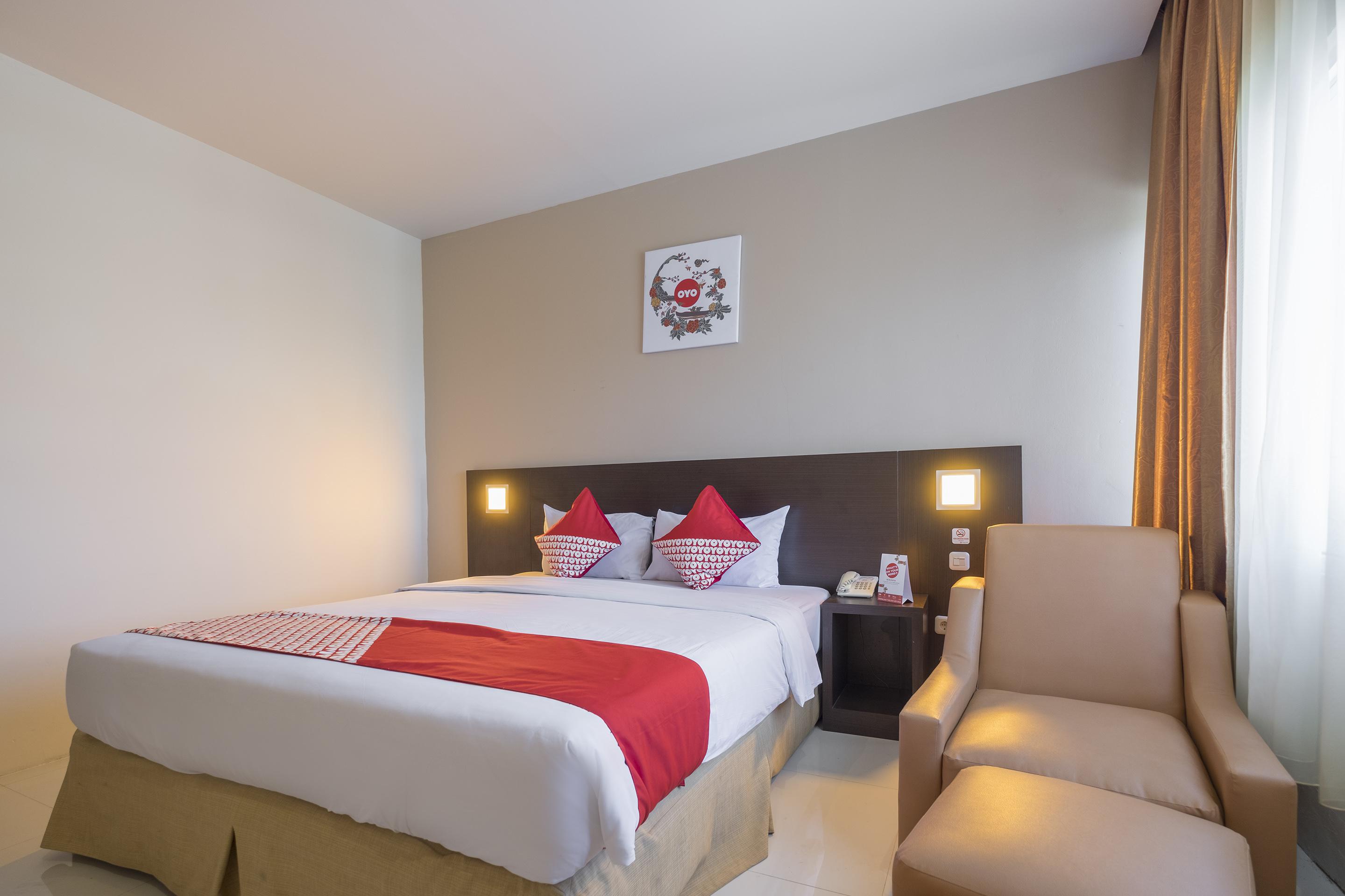 Collection O 1279 Hotel Grand Celino Makassar Exterior photo