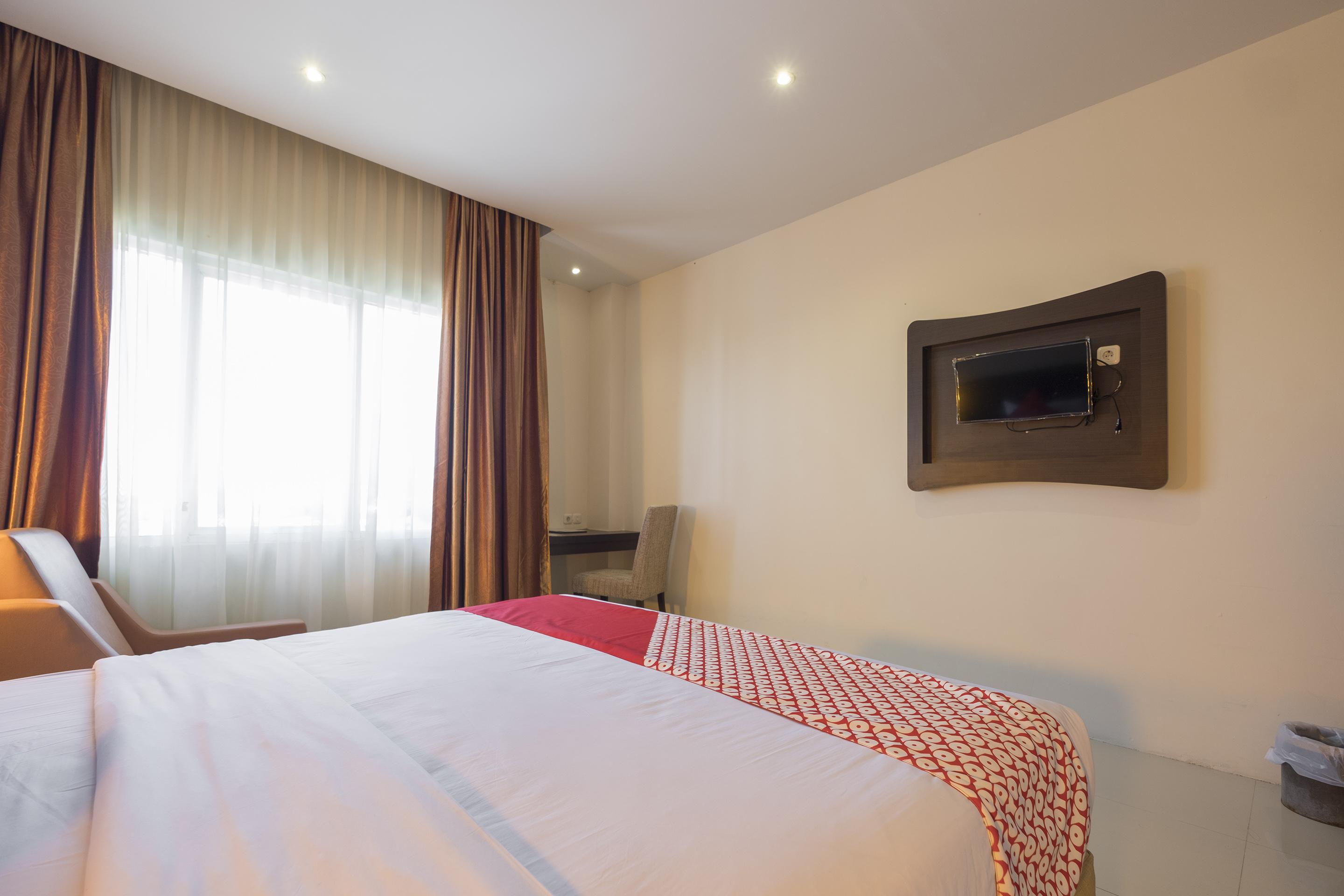 Collection O 1279 Hotel Grand Celino Makassar Exterior photo